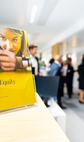 photo-1695805700851-3dce7ee9509f